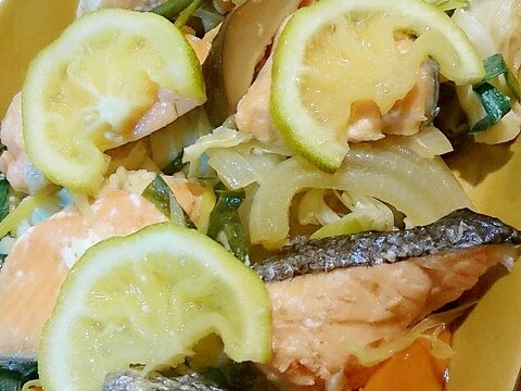 塩鮭を使って◎鮭とたっぷり野菜のさっぱりカボス蒸し